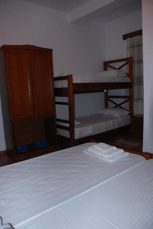 Bed & Breakfast Local Living Edi Μπεράτ Εξωτερικό φωτογραφία