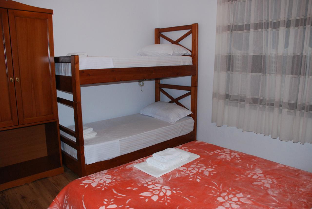 Bed & Breakfast Local Living Edi Μπεράτ Εξωτερικό φωτογραφία