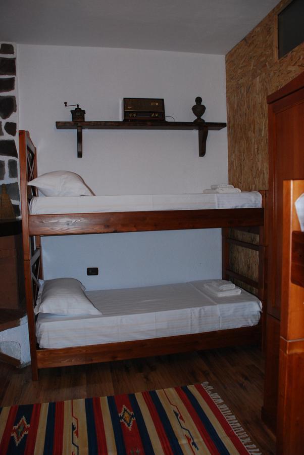 Bed & Breakfast Local Living Edi Μπεράτ Εξωτερικό φωτογραφία