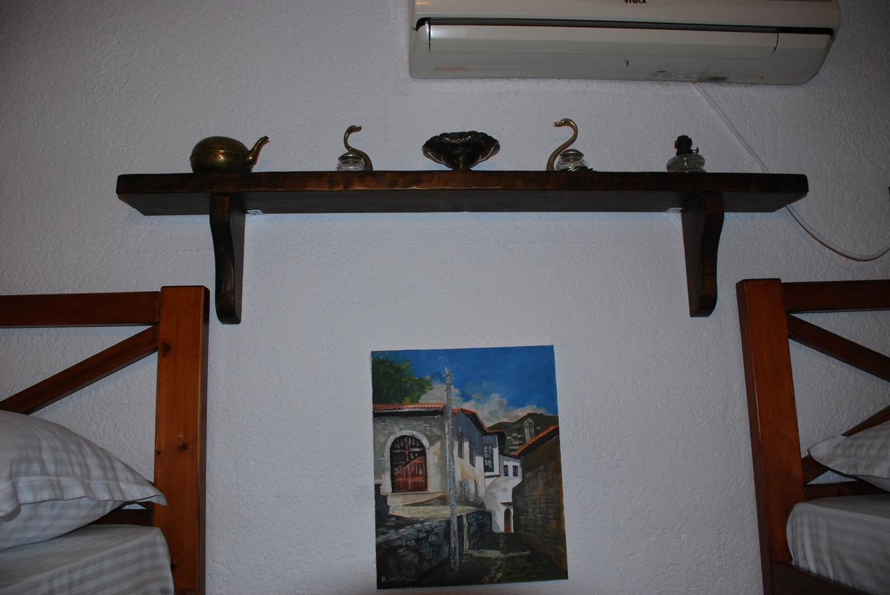Bed & Breakfast Local Living Edi Μπεράτ Εξωτερικό φωτογραφία