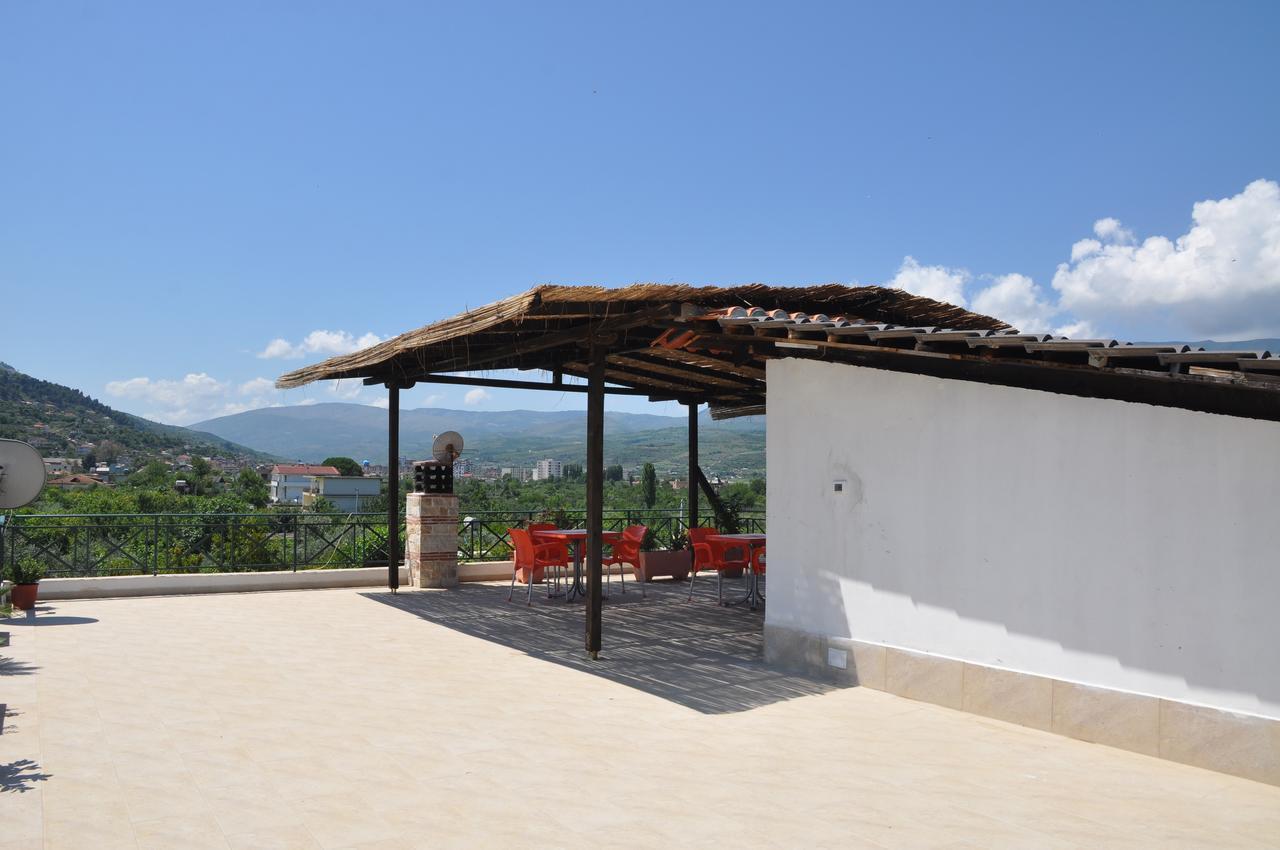 Bed & Breakfast Local Living Edi Μπεράτ Εξωτερικό φωτογραφία