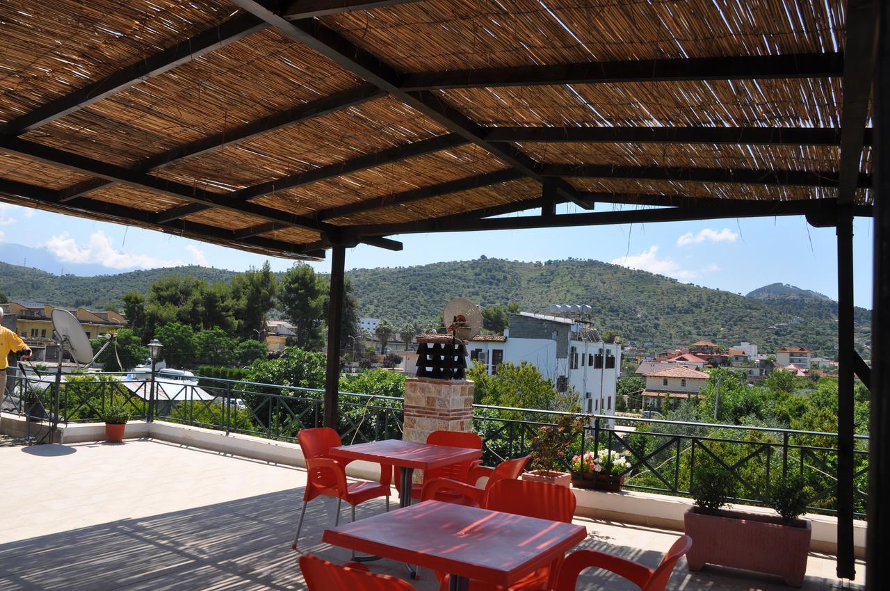 Bed & Breakfast Local Living Edi Μπεράτ Εξωτερικό φωτογραφία