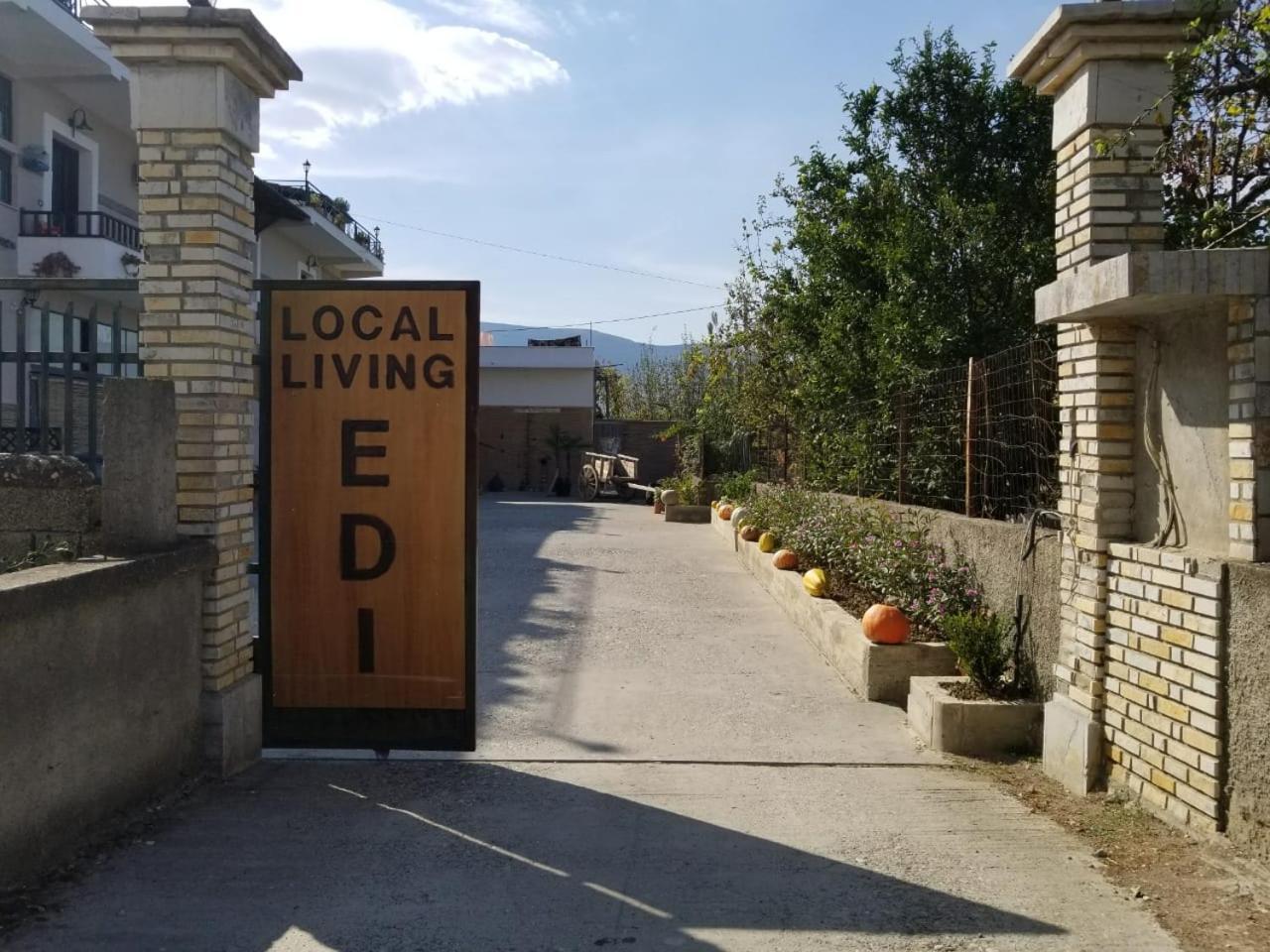 Bed & Breakfast Local Living Edi Μπεράτ Εξωτερικό φωτογραφία