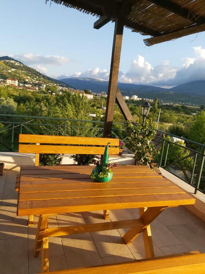 Bed & Breakfast Local Living Edi Μπεράτ Εξωτερικό φωτογραφία